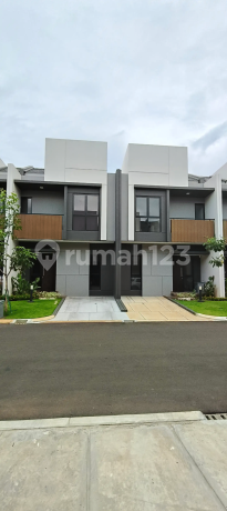 Ready-to-Occupy Cluster House at Summarecon Crown Gading, Bekasi