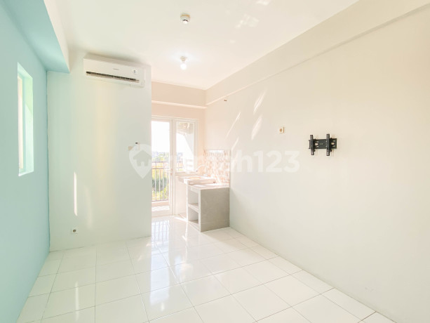 Unfurnished Apartemen Royal Garden dekat Depok Town Square