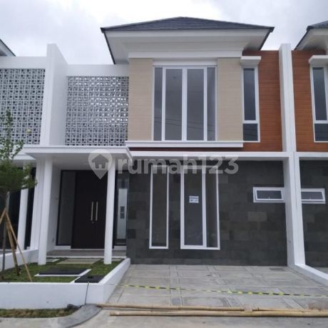 Rumah bagus di Jln sipelem . Perumahan citraland tegal Rumah bagus di Jln sipelem . Perumahan citraland tegal