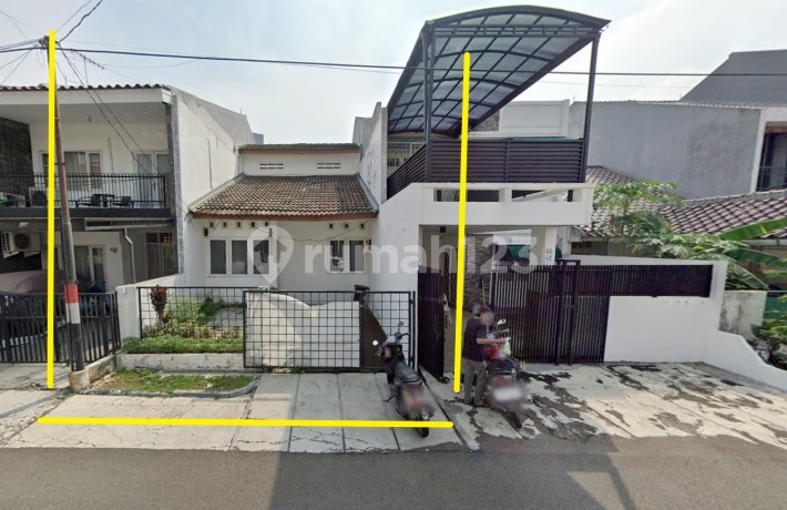 Minimalist House in Bona Indah Housing Estate, Lebak Bulus, Cilandak, South Jakarta