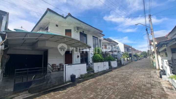Rumah 2 Lantai di Perumahan Dekat Kampus Ugm, Sariharjo, Ngaglik, Sleman, Jogja Rumah 2 Lantai di Perumahan Dekat Kampus Ugm, Sariharjo, Ngaglik, Sleman, Jogja