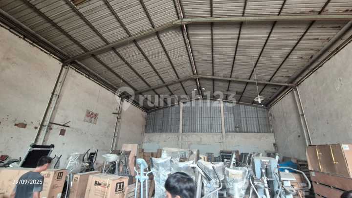 GUDANG PERGUDANGAN MUTIARA KOSAMBI 2 - DADAP AKSES CONT. 40", KMR MANDI