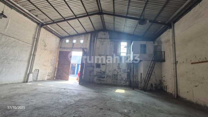 GUDANG PERGUDANGAN MUTIARA KOSAMBI 2 - DADAP AKSES CONT. 40" KMR MANDI 