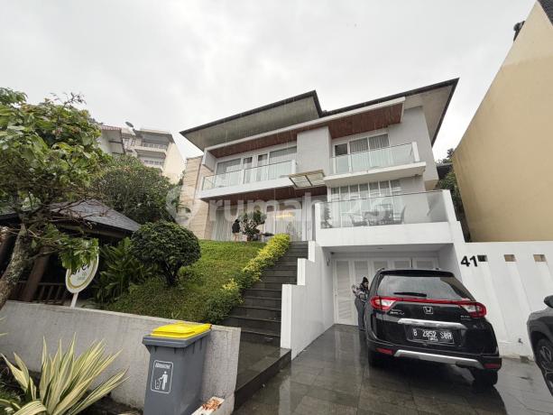 Rumah Mewah Di Dago Resor Pakar Bandung Cocok.villa Lt. 433m2 Murah.cash Only
