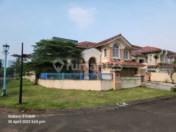 Rumah Hoek di Taman Brawijaya Lippo Karawaci