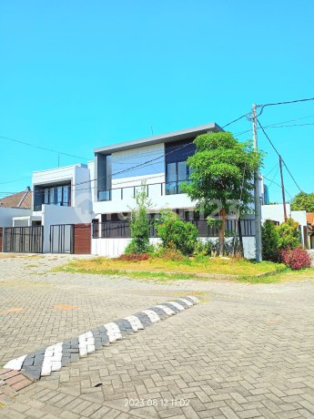 Rumah Hook Gayung Kebonsari Dekat Ahmad Yani Surabaya