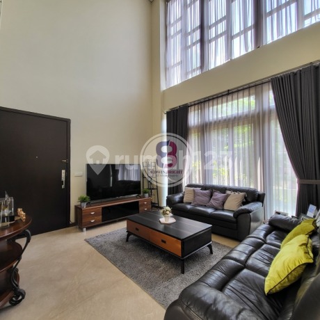 Rumah Dijual Navapark Bsd dengan Swimming Pool Siap Huni