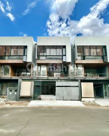 Rumah Brand New Desain Industrial Modern 3 Lantai di Kemang Jaksel