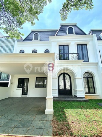 Rumah Brand New American Classic Dengan Swimming Pool