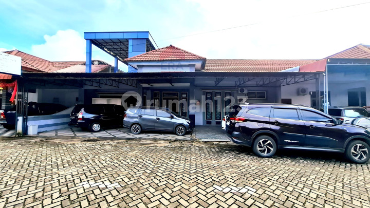 Rumah Luas Siap Huni Keluarga Lokasi Tengah Kota di Karya Baru