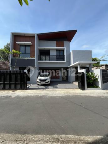 Rumah Mewah Strategis Di Tlogoadi Mlati Sleman Dekat Perumahan Elite Grand Tlogoadi Rumah Mewah Strategis Di Tlogoadi Mlati Sleman Dekat Perumahan Elite Grand Tlogoadi