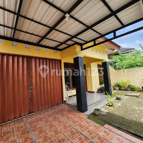 Villa Aster House Srondol Banyumanik Semarang