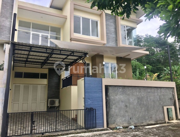 Rumah Semi Furnished Candi Golf Jangli Semarang Rumah Semi Furnished Candi Golf Jangli Semarang