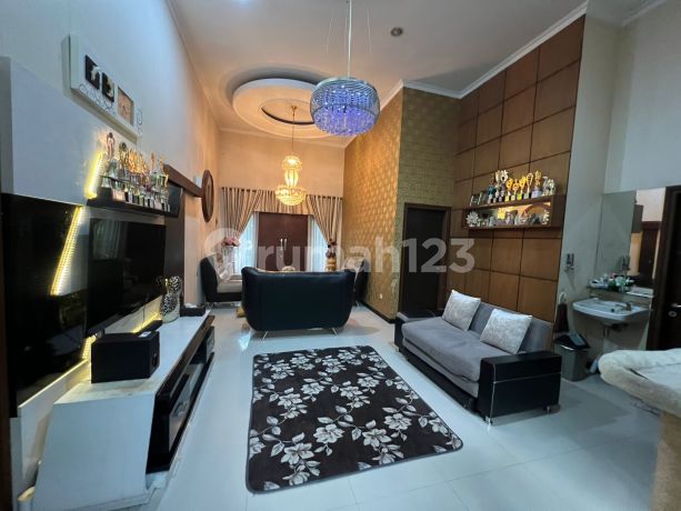 Dekat Undip, Rumah Graha Estetika Tembalang