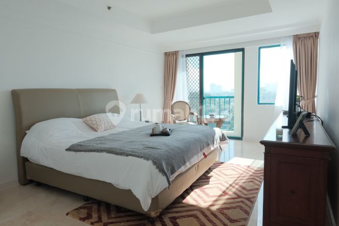 Apartemen 3 Bedrooms For Rent di Pondok Indah, Jakarta Selatan.