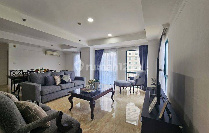 Apartemen 3 Bedrooms For Rent di Pondok Indah, Jakarta Selatan.