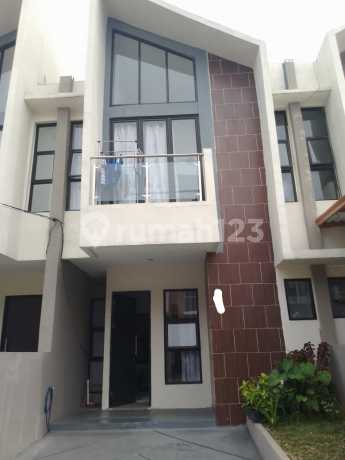 Panorama Sepatan Over Credit House