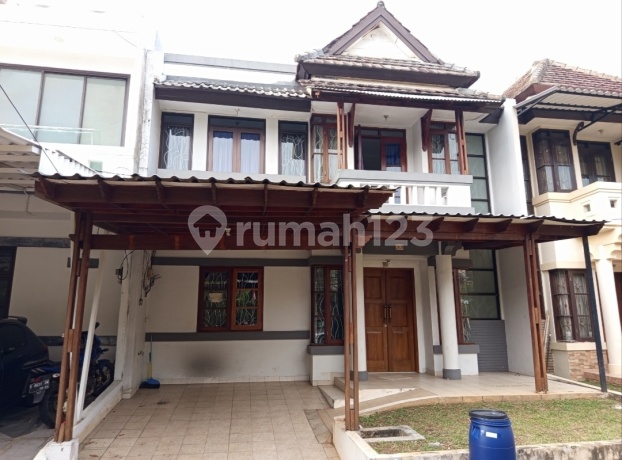 Taman Pattaya dengan Jalan 2 Lajur dan Median, Dekat Taman, Siap Huni....