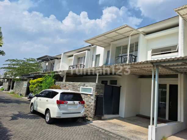 RUMAH SIAP HUNI SEMI FURNISH DE CASA LAKARSANTRI !!