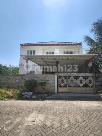 RAYAN REGENCY HOUSE SEMI-FURNISHED JUST A STEP AWAY FROM DIAN ISTANA !! RAYAN REGENCY HOUSE SEMI-FURNISHED JUST A STEP AWAY FROM DIAN ISTANA !!