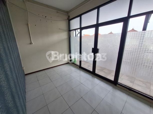 RUKO PLAZA GRAHA FAMILI SURABAYA KOSONGAN 3 LANTAI