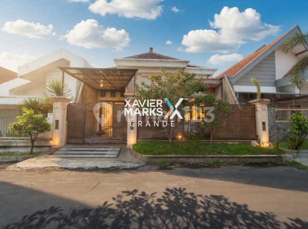 Dijual Rumah Besar di Jl. Taman Borobudur Kencana Malang Dijual Rumah Besar di Jl. Taman Borobudur Kencana Malang