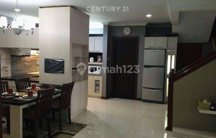 Apartemen Pondok Klub Villa 4BR Lantai 9 Di Cilandak Barat S4088