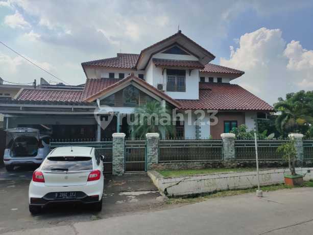 Rumah 2 Lantai Bagus di Depkes 
jatibening 
bekasi Selatan, Bekasi