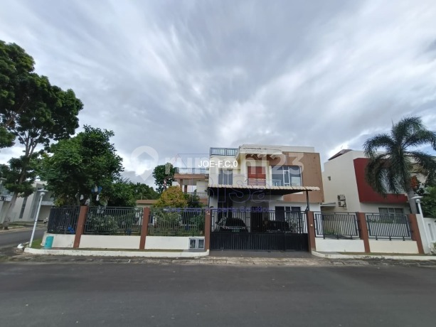 Rumah Besar 3 Lantai di Neo Costarina - Batam Rumah Besar 3 Lantai di Neo Costarina - Batam