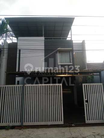 3-Story House Ready to Occupy in Sumber Sari Indah, Bandung