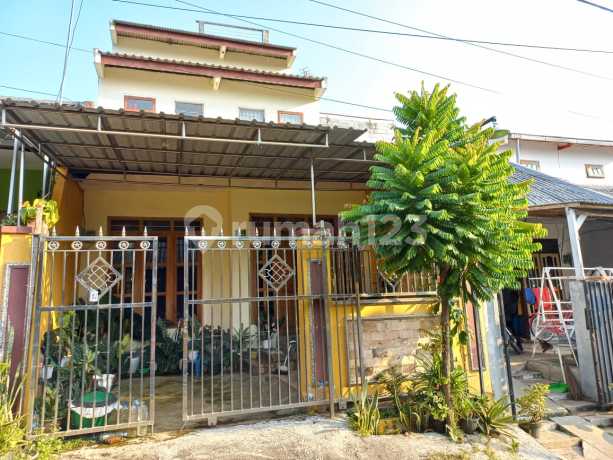 Ready-to-Occupy 2-Story House in Bulan Terang Utama Housing, Kedungkandang Ready-to-Occupy 2-Story House in Bulan Terang Utama Housing, Kedungkandang