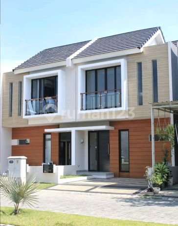 Rumah Mewah Belakang Kantor Taspen
