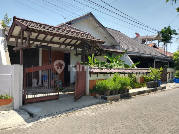 Rumah Tengah Kota Bebas Banjir Jalan Lebar di Pondok Indraprasta Rumah Tengah Kota Bebas Banjir Jalan Lebar di Pondok Indraprasta