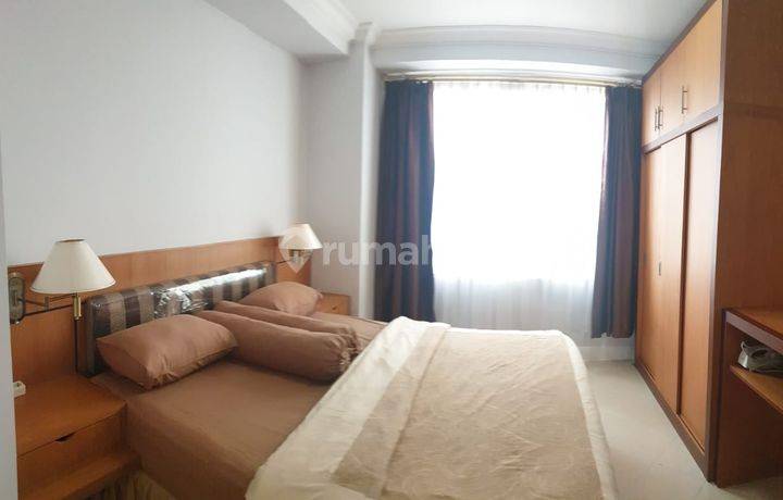 Sewa Apartemen Batavia 1 Bedorom Lantai Tinggi Furnished Bagus