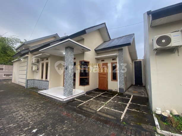 Rumah Besar Tanah Super Luas Dekat Pasar Gentan Rumah Besar Tanah Super Luas Dekat Pasar Gentan