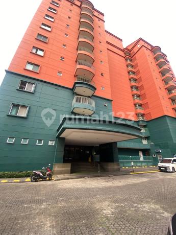 Disewa 3Br Apartemen Nuansa Hijau dengan Pemandangan Lapangan Golf, Pondok Indah