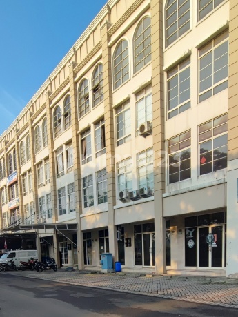 Ruko Green Lake City Hadap Jalan Raya, Dekat Ke Toll Ruko Green Lake City Hadap Jalan Raya, Dekat Ke Toll