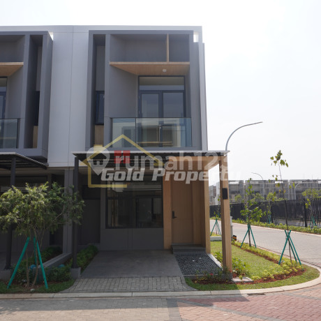 For Sale Corner House Fully Furnished Tanakayu Bsd Bsd Strategic Location on Boulevard Street 1 Minute to Genesis Global School, Eastvara Mall, Grandlucky, The Barn, 2 Minutes to Gading Serpong Selling at a Loss