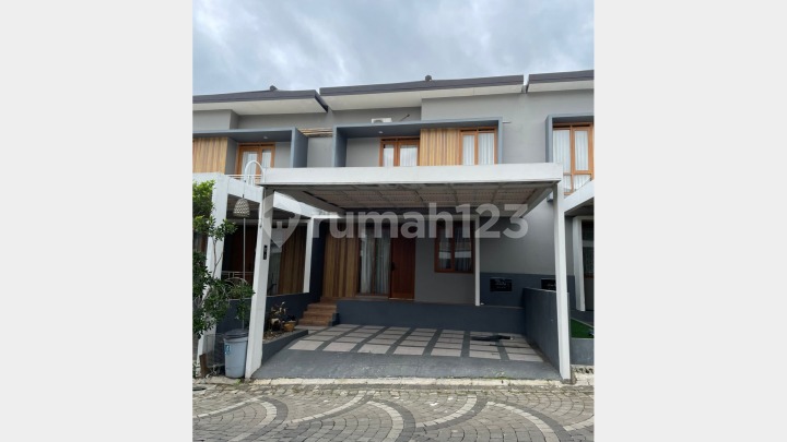 Ready-to-Occupy Flood-Free House Near City Park in Dago Awiligar, Bandung City Ready-to-Occupy Flood-Free House Near City Park in Dago Awiligar, Bandung City