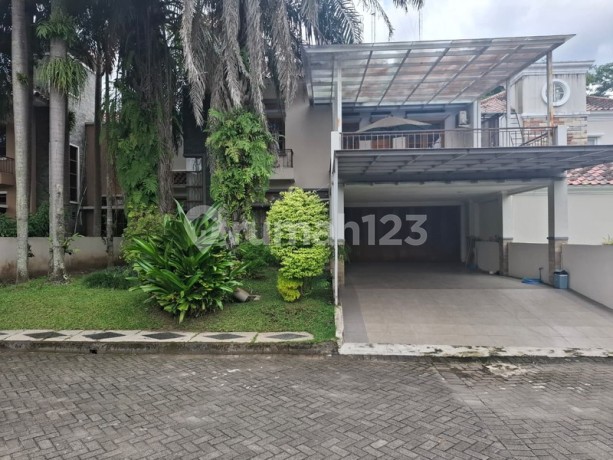 2-Story Luxury House in Taman Palagan Asri Housing, Elite Location Ngaglik, Sleman