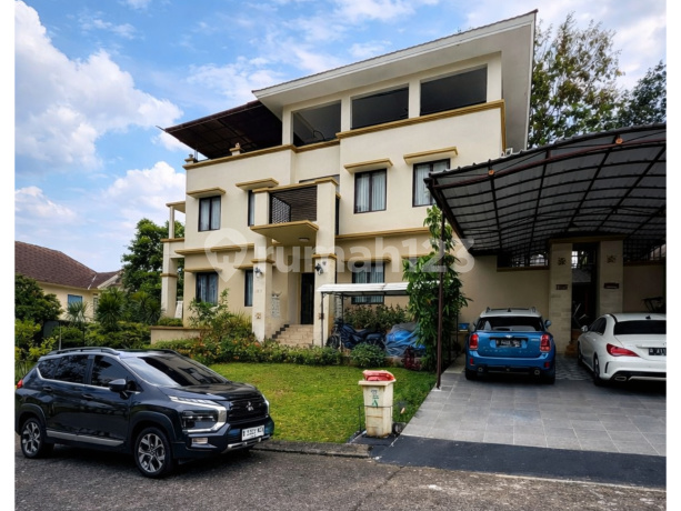 Dijual Rumah Mewah 3 Lantai di Country Wood Sentul City Ssr744