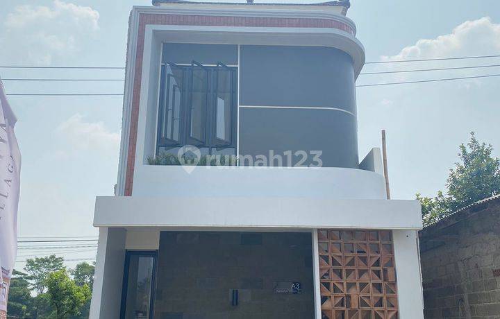Rumah 2 Lantai Siap Huni Gaya Bali Deket Pintu Tol Cimanggis