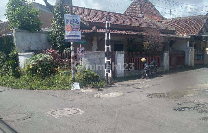 Dijual Tanah Bonus Rumah Area Banteng Baru Jln Kaliurang Km.8