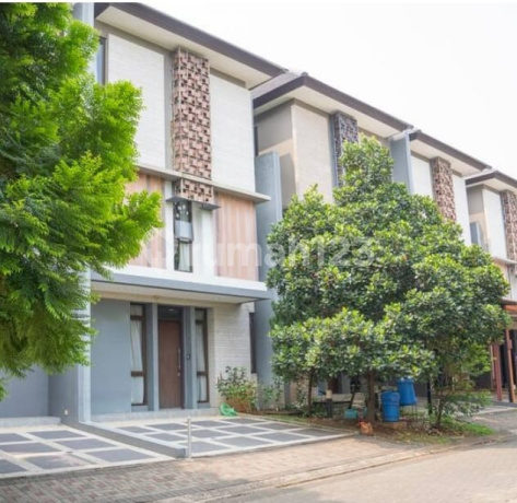 Dijual Rumah Full Furnish 3 Lantai di Regentown, BSD City, Tangerang