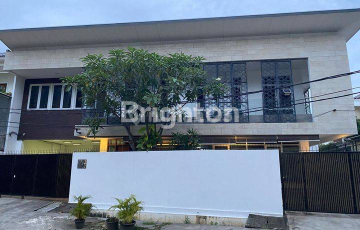 Rumah Kantor Slipi Jakarta Barat Strategis dekat dengan akses tol Fully Furnished ( Interior Kantor )