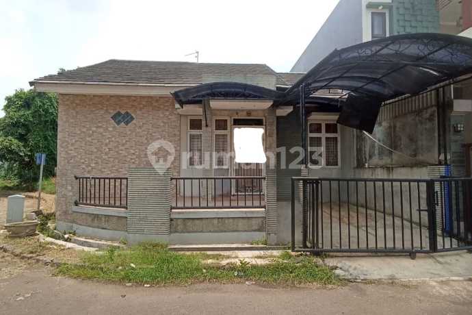 Dijual Rumah Rapih Posisi Hook Di Victoria Park Liga Mas Karawaci. LVA BYN EFAS
