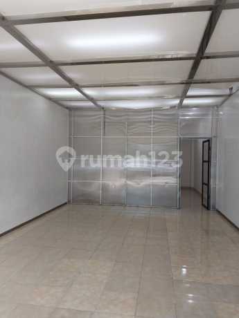 Dijual Ruko Dotcom Gading Serpong 3 lantai kondisi rapih siap pakai lokasi sangat strategis. Shelaefk