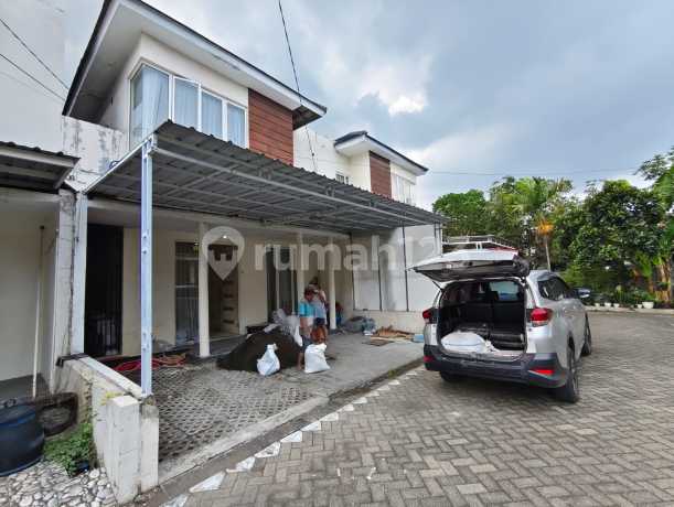 For Sale EVERGREEN De Parc Gunung anyar House