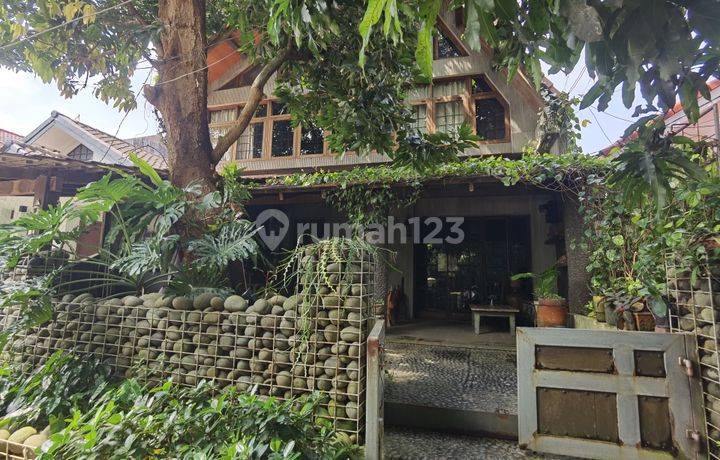Rumah cantik dan asri siap huni di Bintaro Sektor 2