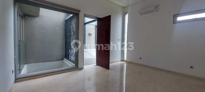 Rumah Baru Modern Minimalis 3 Lantai 4 Kamar Tidur Kawasan Elite Pondok Indah Jaksel